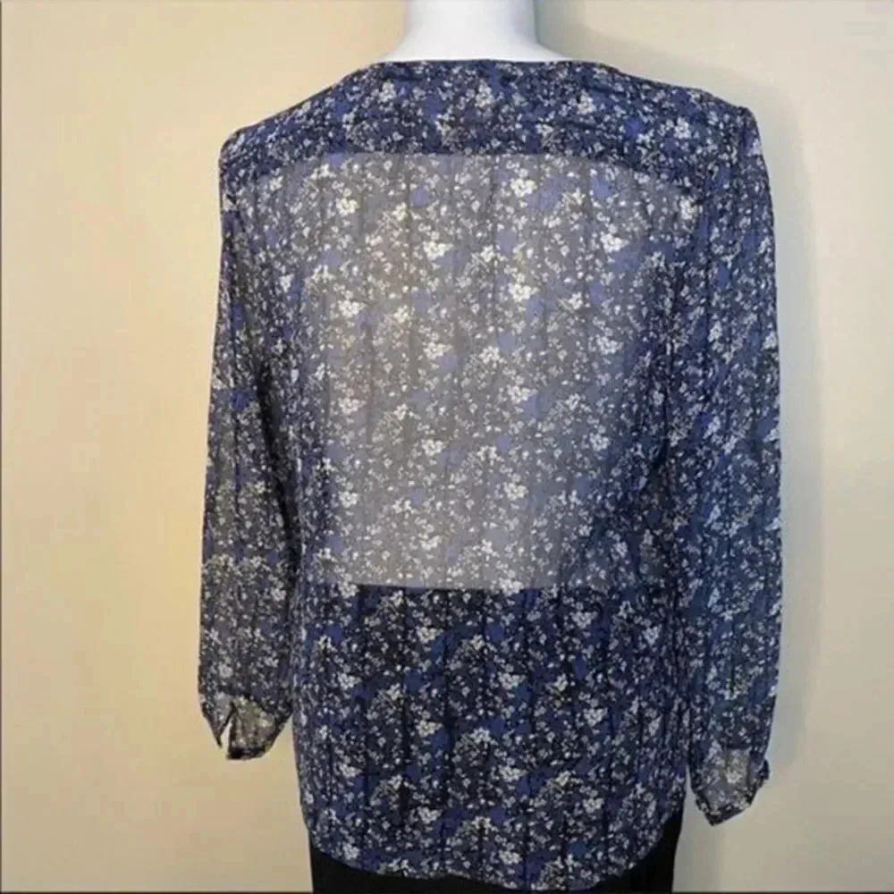 Jaclyn Smith sheer floral blouse - Picture 3 of 5